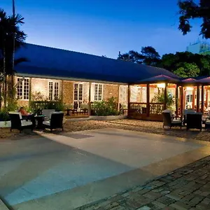 Hotel Island, Saint Michael