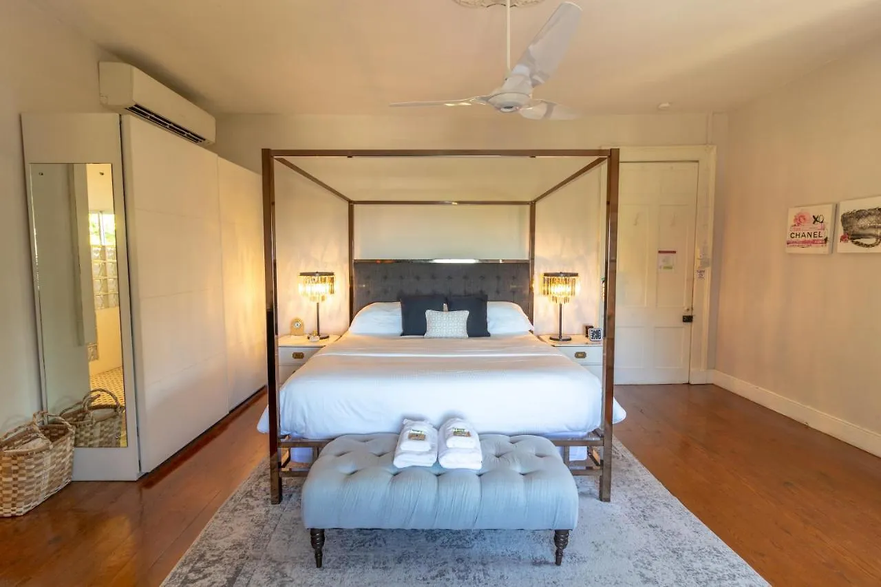 Hotel Sweetfield Manor Bridgetown Inn