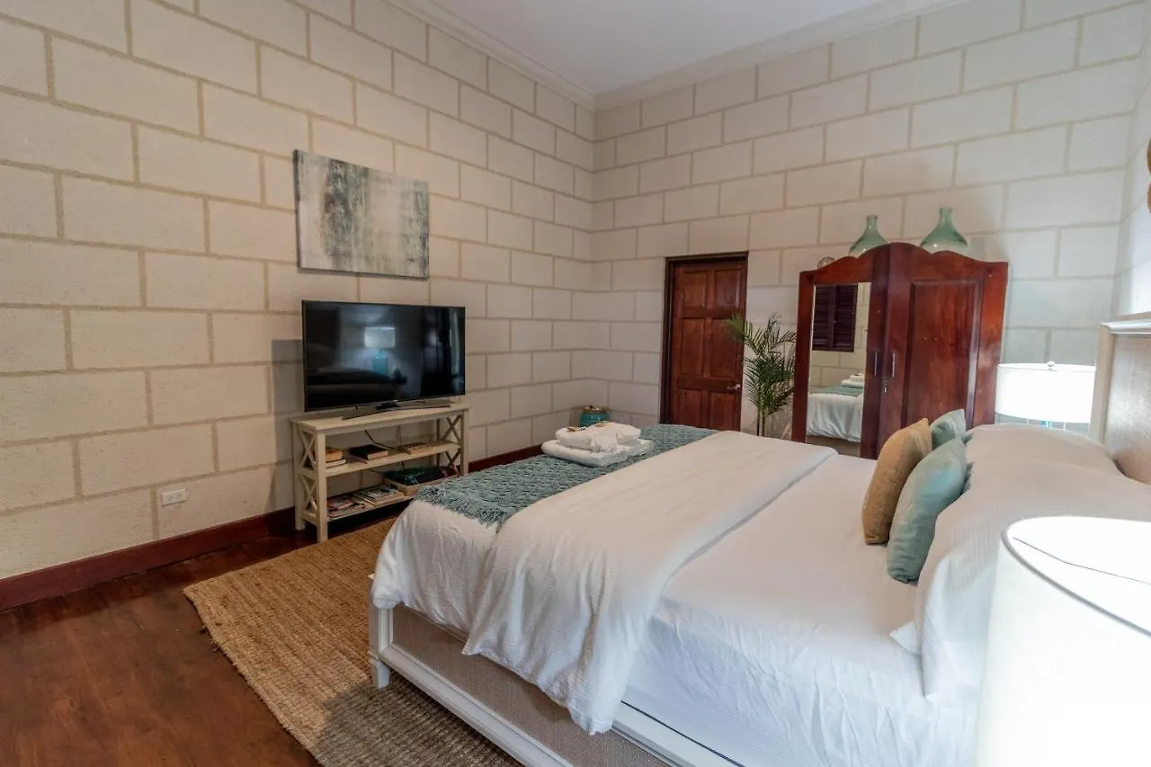 Hotel Sweetfield Manor Bridgetown